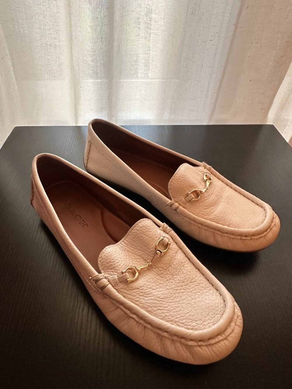 Coach White/Cream Leather Loafers With Gold-Toned Horsebit Hardware Size 6.5